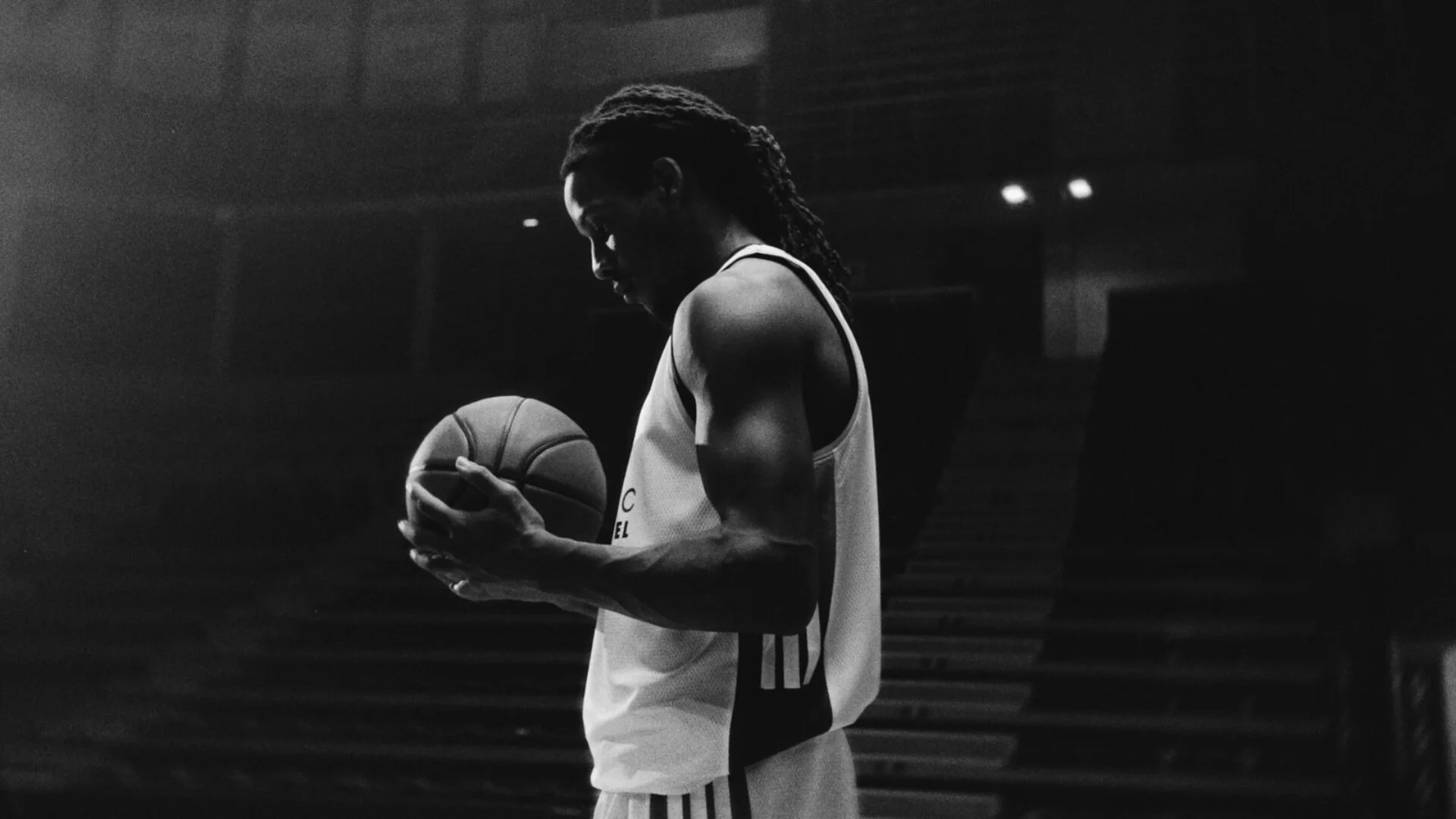 Image 2 du film ADIDAS x ASVEL – MAILLOTS 2025