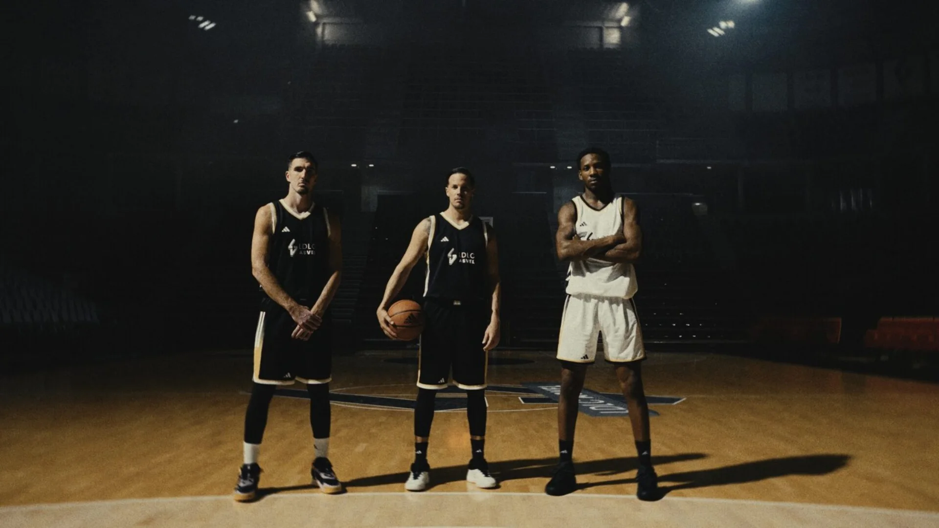 Image 7 du film ADIDAS x ASVEL – MAILLOTS 2025